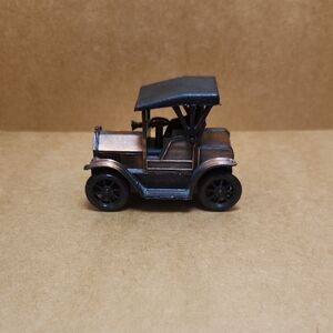 Vintage Style Black and Brown Car Pencil Sharpener
